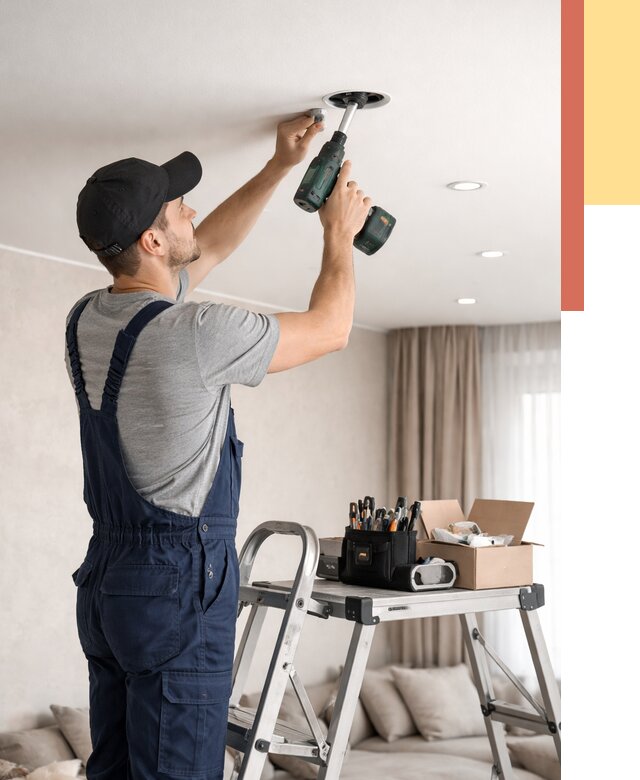 Установка и монтаж точечных светильников в натяжной потолок в Саратове от 1842 руб. | ОТДЕЛОЧНИК-Срт