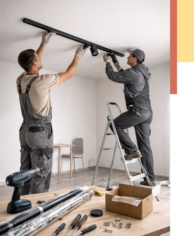 Установка трековых светильников в натяжной потолок в Саратове от 4298 руб. | ОТДЕЛОЧНИК-Срт